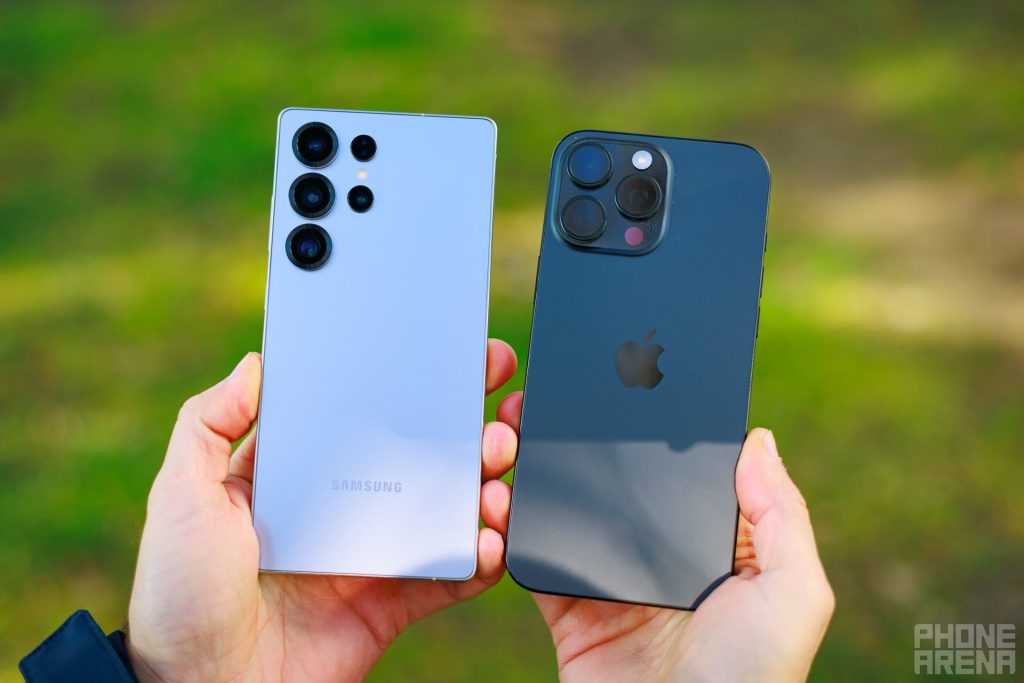 Samsung Galaxy S25 Ultra vs iPhone 16 Pro images